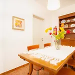 Sunny Corner Apartment